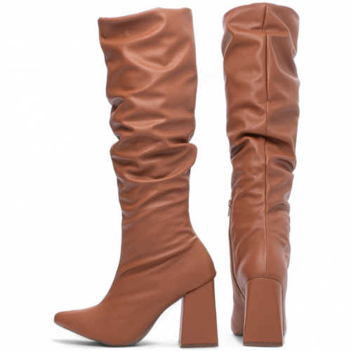 Bota Bico Fino Franzida Cano Longo Marron